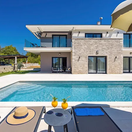 Serena In Istria For 8 People With Private Heated Pool Cukrici